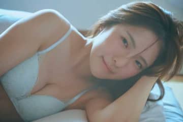 大塚七海写真集で出会う新境地。佐渡島で魅せた素顔と成長