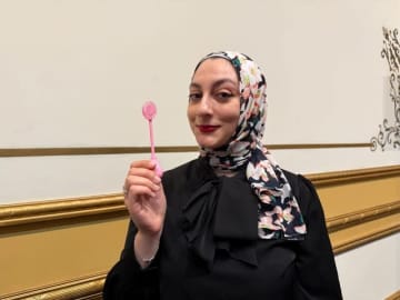 「頭の中に音楽を流すキャンディー」をCESで実食　なぜ作った？