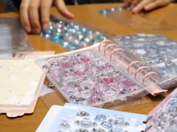 【参加無料】シール交換したい子集まれー！シールを通して出会いや交流も生まれそう♪【TSUTAYA BOOKSTORE 水口】甲賀市〈1/17〉