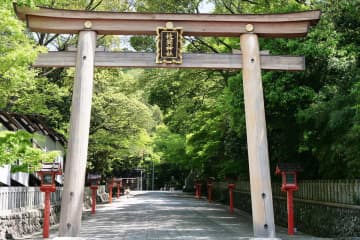 大阪のパワースポット13選！運気アップで話題の神社＆自然