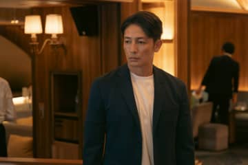 玉木宏 岡崎紗絵とのコンビは「じわじわ強くなる“タッグ感”を意識」笑いが絶えない撮影現場の裏話も【木曜劇場『プロフェッショナル』初回放送直前コメント】