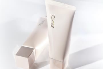 エクセル2026年春コスメ、オールインワン美容液UV下地に新色”くすみ補正”のラベンダーピンク