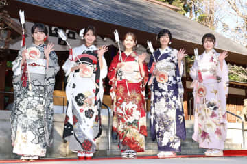 乃木坂４６　新成人を「パカラッパカラッ世代」と命名「すべて〝ウマ〟くいきますように」