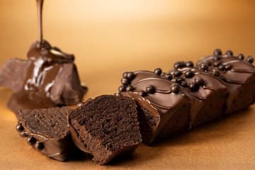 ねんりん家26年バレンタイン”チョコ尽くし”のバームクーヘン、炭火ショコラ×サクサクパールチョコ
