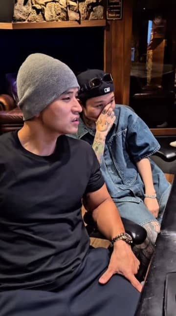 兵役逃れ疑惑で20年以上“入国禁止”の韓国歌手、人気ラッパーとコラボでカムバック示唆？世論は否定的