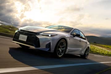 レクサス『IS』改良モデルを発売。黒基調の特別仕様車“Fスポーツ・モード・ブラックV”新設定