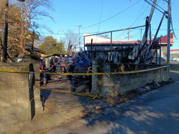 【更新】アパート1棟全焼　焼け跡から1遺体　住民男性と連絡取れず　茨城・阿見