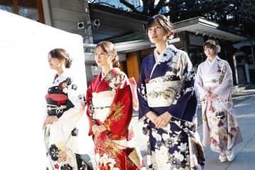 乃木坂46、乃木神社で成人式を実施　新成人メンバーは「パカラッパカラッ世代」