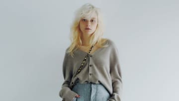 【明日なに着る？】ポイントは「細く見えるゆるさ」ウール素材のワイドパンツ