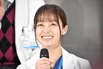 橋本環奈、撮影現場で「ずっと食べてます」　ラーメン完食シーンも「本当に全部飲んでる」