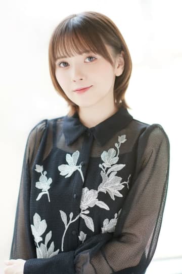 「ロングがまた見れて嬉しい」イメチェン姿の声優・鬼頭明里に称賛集まる、手持ちの服が似合わず困惑の様子も