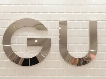 ムートンも「黒」が使える♡【GU】手持ち服に合わせやすい「フェイクムートンスリッパ」