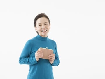 財布がレシートで膨らんでいる人は「一生貧乏」？ その理由と整理のコツ