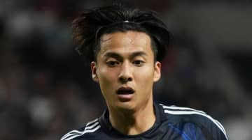 「こんなサプライズ羨ましい」オランダで活躍の日本代表MF、“憧れの代表レジェンド”とのサプライズランチにファン歓喜