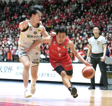 富士通、デンソーが4強　全日本バスケ、琉球は敗退