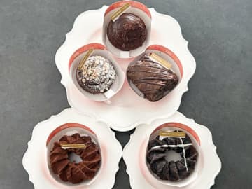 5種類を爆速食べ比べ！55周年ミスド×100周年ゴディバのコラボ「Mister Donut×GODIVA」が激ウマ♡