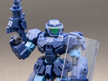 「30MM 1/144 eEXM-23 テックプロト 01」レビューマッシブなボディで重武装カスタマイズが似合う警備型量産機。新技術を用いた大型シールドにも注目