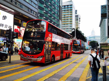 バスのシートベルト新規則25日発効