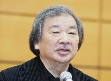 建築へ／建築家・坂茂氏／被災地での建築士の活動、心強い／新年交礼会であいさつ