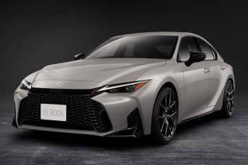 レクサスISが深化。新型IS300h発売、12.3インチ大型液晶と「熟成」の走りを実現