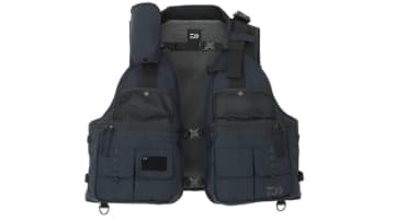 「クマ対策も考慮ってマジか…」DAIWAから登場する“多機能ベスト”。渓流師必見の完成度に。