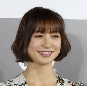 松井珠理奈の結婚をひっそり祝福…AKBでの“姉貴”篠田麻里子の哀愁漂う年末年始