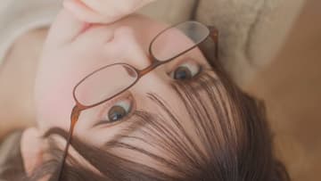 清水れい｜逆さまで大胆露出