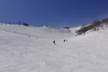 スキーリフト券「20年間値上げ率」ランキング。1日券、ルスツ328%、ニセコ256%に