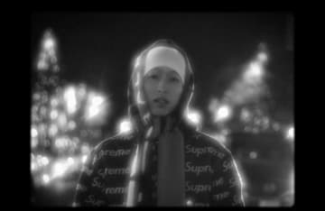 Kvi Baba、元日リリースの新曲「Stay With Me」ミュージックビデオを公開