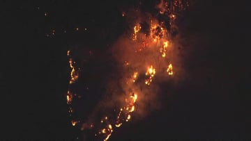 山林火災は鎮圧のメド立たず自衛隊ヘリも消火活動へ　火は住宅の200メートル手前まで迫り143人に避難指示　山梨・上野原市