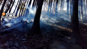 山林火災は延焼続き住宅の200メートル手前まで…鎮圧のメド立たず避難指示も　朝から自衛隊ヘリが消火活動へ　山梨・上野原市