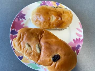 【野方】11時30分頃にお客さんが続々と【山田屋ベーカリー】絶品パンの数々140円〜300円他