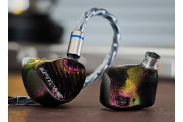 iBasso、EST＋BAドライバー20基構成のフラグシップイヤホン「Epitome」