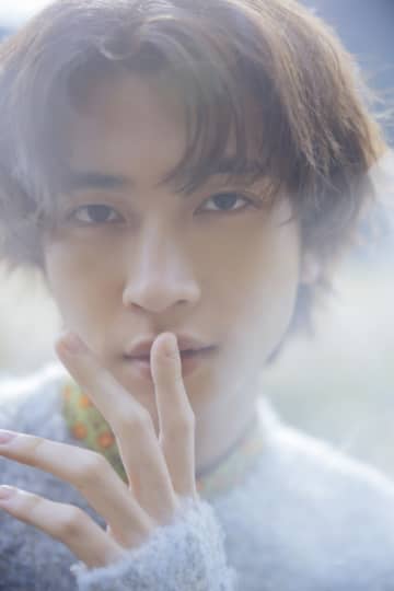 庄司浩平、2026年版カレンダー発売決定　恐竜の聖地・福井で撮影