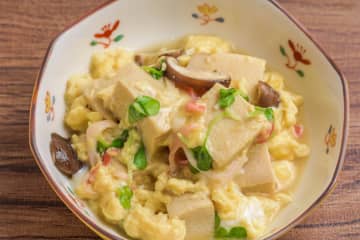 堤下敦、簡単すぎる『豆腐の卵とじ』のレシピを公開 出汁の旨味染み渡る冬のほっこりメニューが話題に「風邪の季節に役立つレシピですね。こういう消化に良いのに美味しい系も見たいです！！！」「美味しそうです。時間もかからずに出来るの良いですね」