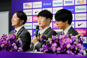 広島の新10番・鈴木章斗が決意「半年でまず2桁取りたい」　湘南発・広島飛躍でさらなる高み目指す「大橋選手や田中選手のように…」