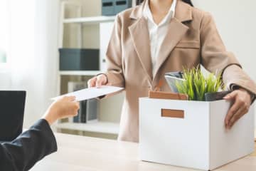 SNSで「育休フルでとって退職」に賛否…「制度の悪用やめて」「違法じゃない」最初から“復職しない前提”での利用はNG？ 問題点を確認