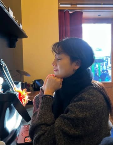 女優ハン・ヒョジュ、横顔も芸術的…飾らなくても輝く「清純な女神」