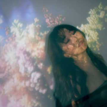 活動満了を発表したorange pekoeのボーカリスト・ナガシマトモコによるソロプロジェクトTomoko Nia、新曲リリース