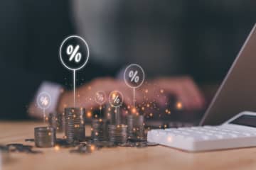 貯金500万円、60歳からNISAを始めて70歳までに「1000万円」になることはある？ 老後資金づくりはもう手遅れですか？