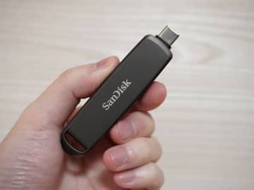 データの悩みをすべて解決！サンディスクの「スティック型ポータブルSSD」を試して分かった「速い」だけじゃない魅力