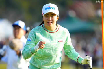 堀琴音の今年のテーマは「自分らしく!!」 これに安田彩乃や先輩男子プロが反論、コメント欄で楽しいバトルを展開