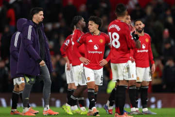 “赤い悪魔”の迷走は続く…マンUのファングループが上層部を痛烈批判「無能な道化師のよう」