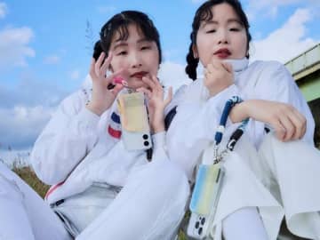 元CHAIのMANA・KANAによるOKAME、1stアルバム『DEBUT』配信&ドキュメンタリー映画上映