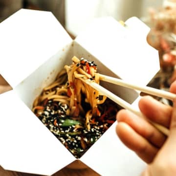 中国で隣人が頼んだ激辛料理のデリバリーを盗み食いした男児が入院→両親ブチ切れで大炎上！