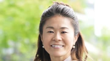 澤穂希 “激似”9歳長女のお誕生日ショットを披露！「私より女子力高いです笑」大人っぽい雰囲気に反響「9歳とは思えない」