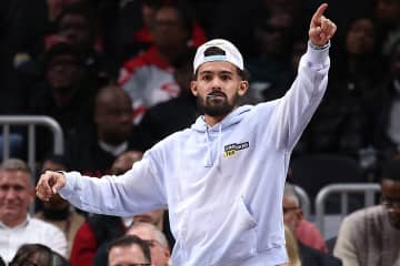 「プロフェッショナルさに欠ける」試合中にヤングをトレードしたホークスをトーマスが批判「選手は“資産”ではなく“人間”」＜DUNKSHOOT＞