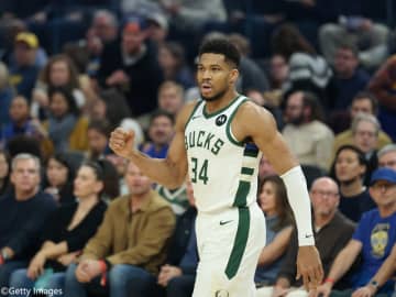 ヤニスがバックス残留をコミット「どこにも行かない。このチームへ全力を注いでいる」