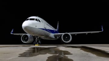 函館空港「冬も夜の飛行機撮影会」開催、駐機場でANAのA320撮影 2月20日