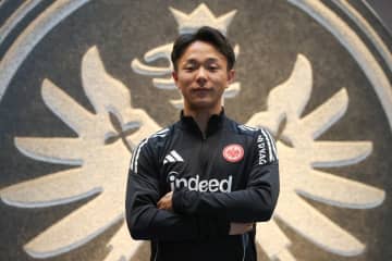 フランクフルトが今冬新加入6選手の背番号を発表　小杉啓太は「26」、神代慶人は「36」に決定